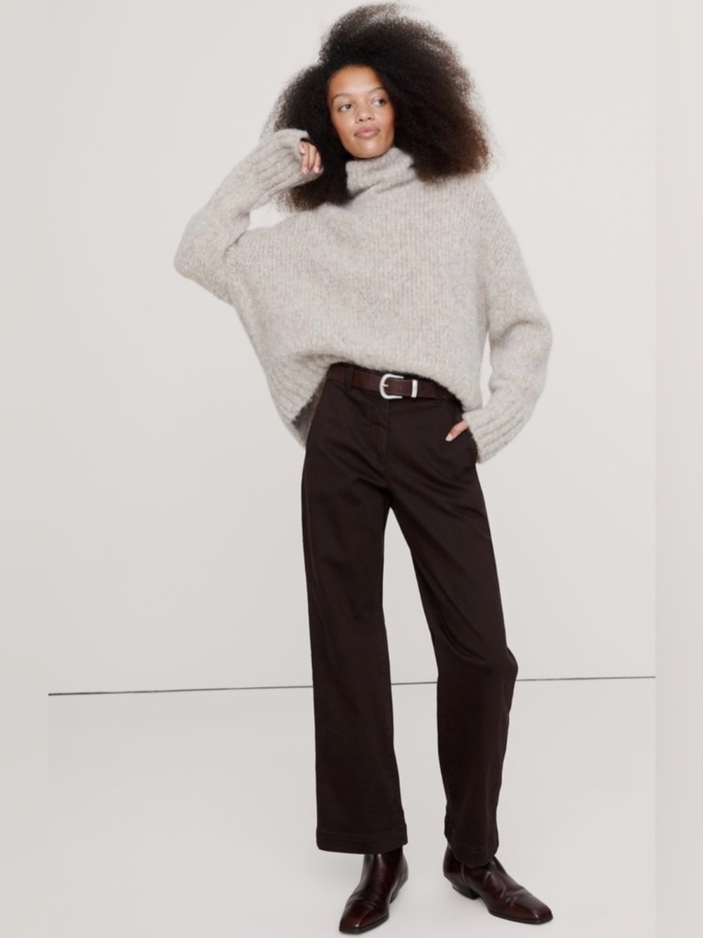 NWT-Banana Republic Weekender Straight-Leg Pant, Size 6 Regular